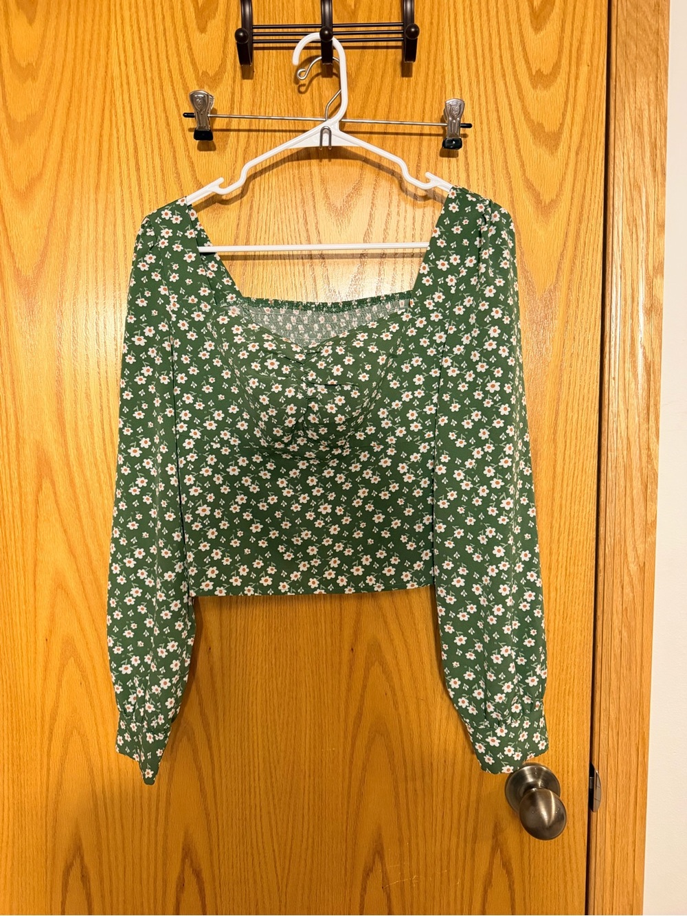 SHEIN Green Daisy-Print Long Sleeve Square Neck Crop Top